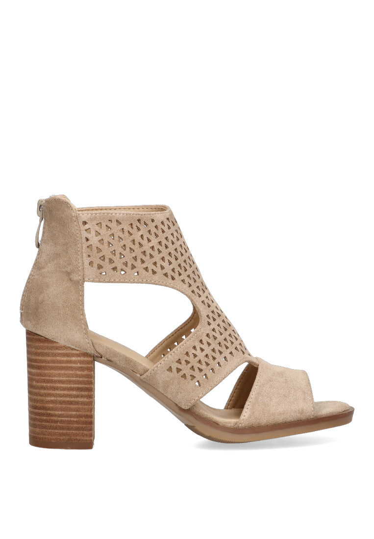 SANDALIA BOTIN TALON CERRADO CALADO TACON ANCHO AGUADULCE 01 EN TAUPE PARA MUJER