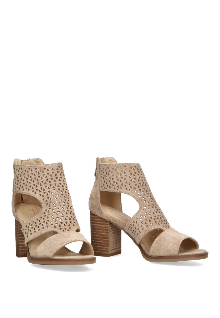 SANDALIA BOTIN TALON CERRADO CALADO TACON ANCHO AGUADULCE 01 EN TAUPE PARA MUJER