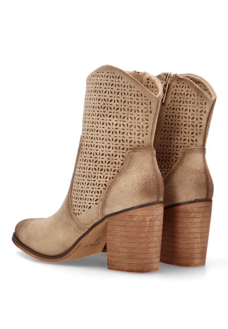 BOTIN CALADO ELAFONISI 01 31121 ETIKA MUJER TAUPE