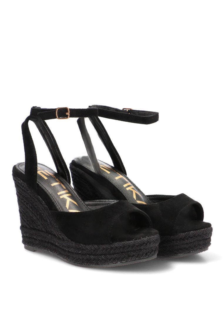 CUyA ALTA ANACAPRI 20061 ETIKA MUJER NEGRO