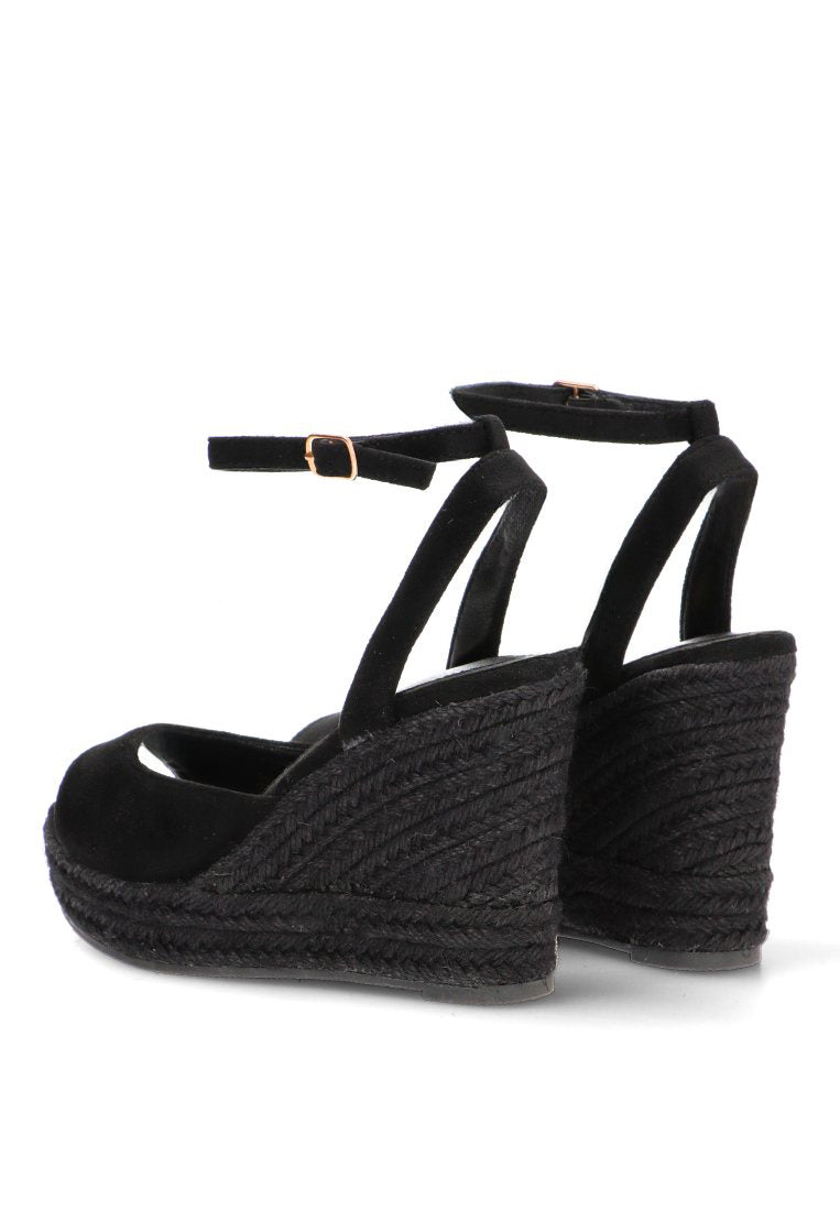 CUyA ALTA ANACAPRI 20061 ETIKA MUJER NEGRO