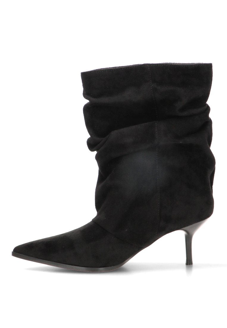 BOTIN ARRUGADO ESTELLE 32033 ETIKA MUJER NEGRO