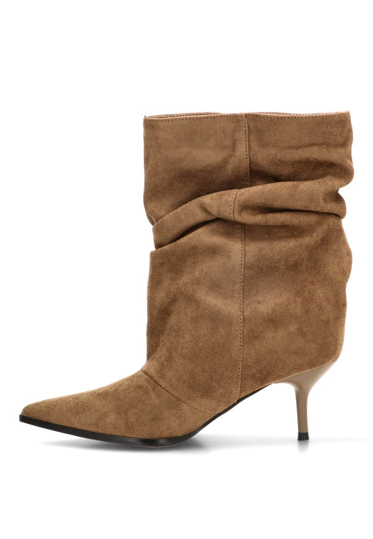 BOTIN ARRUGADO ESTELLE 32033 ETIKA MUJER TAUPE