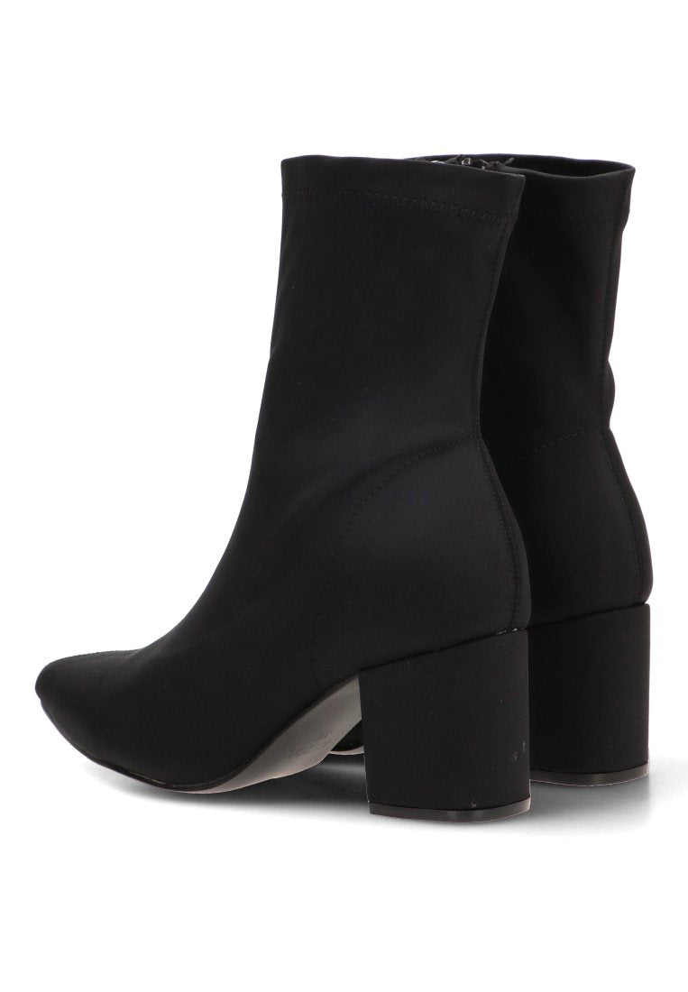 BOTIN PUNTA ELASTICO JULIETTE 32017 ETIKA MUJER NEGRO
