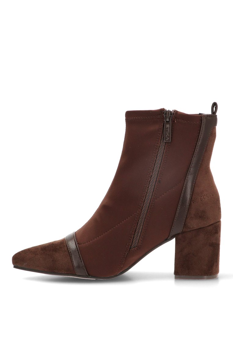 BOTIN ELASTICO TIRAS HANNA 01 32023 ETIKA MUJER CAFe