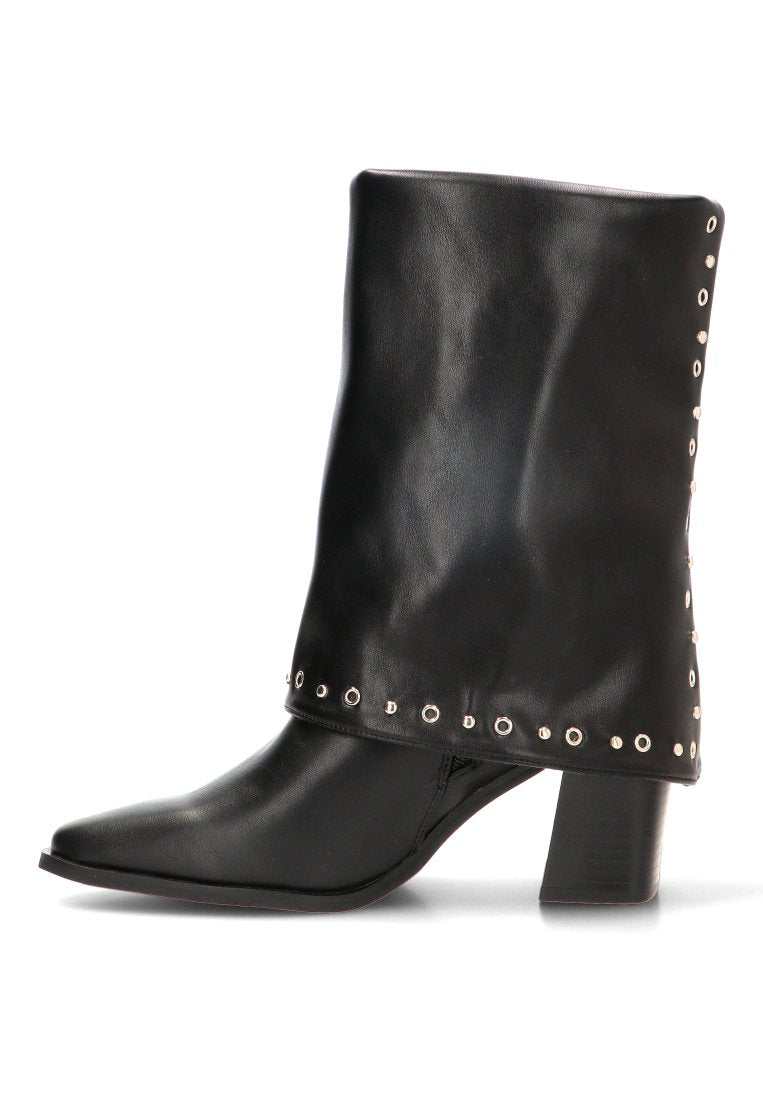 BOTIN CUBIERTO TACHAS ETERNAL 32029 ETIKA MUJER NEGRO