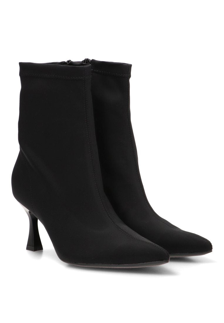 BOTIN ANTELINA VIOLETA 32012 ETIKA MUJER NEGRO