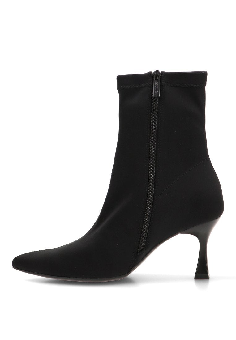 BOTIN ANTELINA VIOLETA 32012 ETIKA MUJER NEGRO