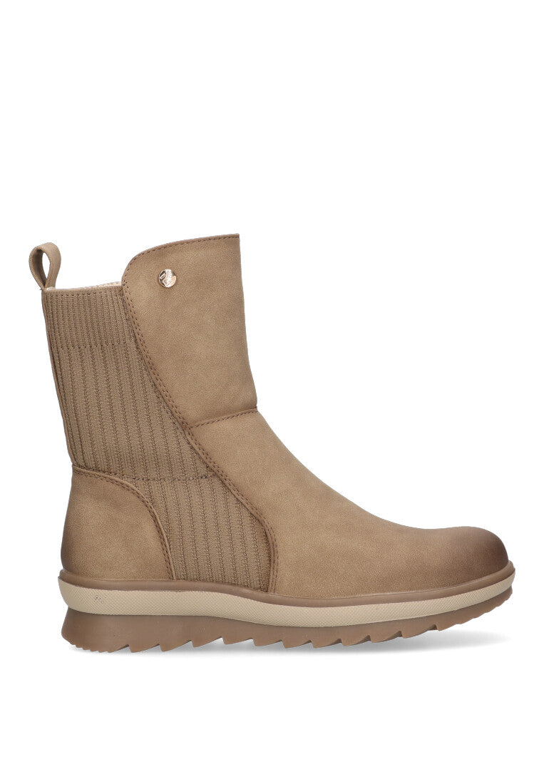 BOTIN ELaSTICO ANGER 01 BEIGE MUJER PLANO CAyA BAJA