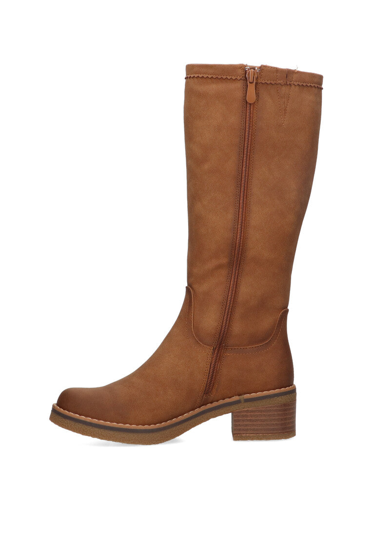 BOTA TACHUELAS LYON 04 CAMEL MUJER CAyA ALTA