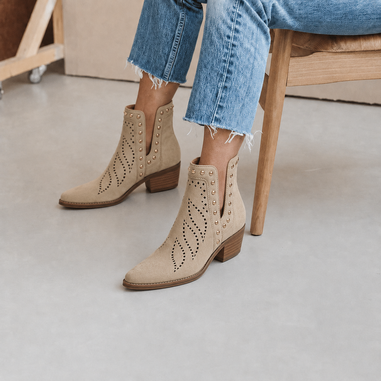 BOTÍN APERTURAS CAPRA 31128, ETIKA MUJER, TAUPE