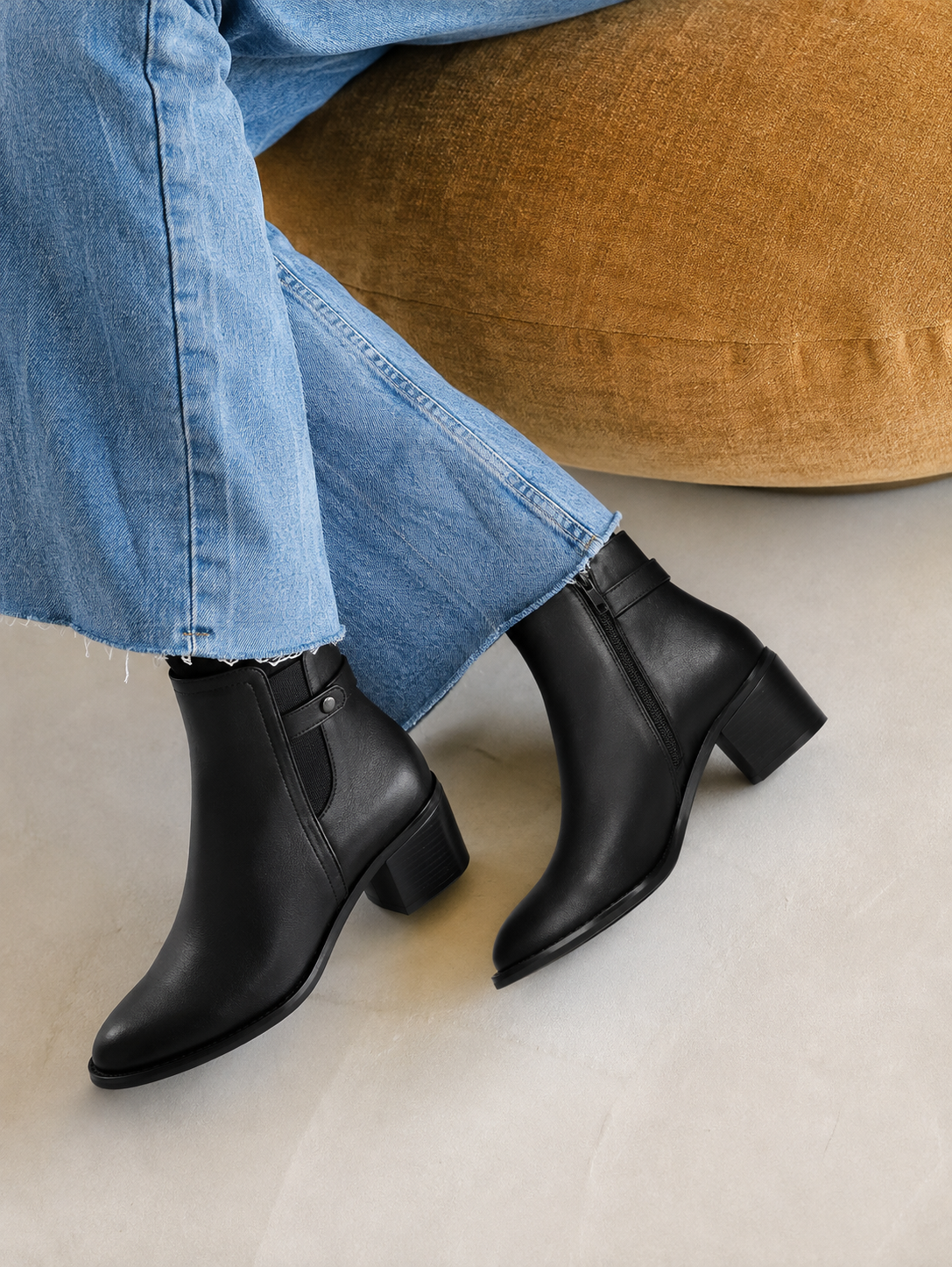 BOTIN DETALLE PLATEADO AMALIA 30028 ARMONY, MUJER NEGRO