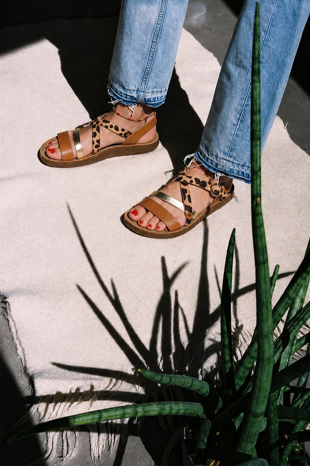 SANDALIAS TIRAS MUJER DERAWAN 10129, ETIKA MUJER, LEOPARDO