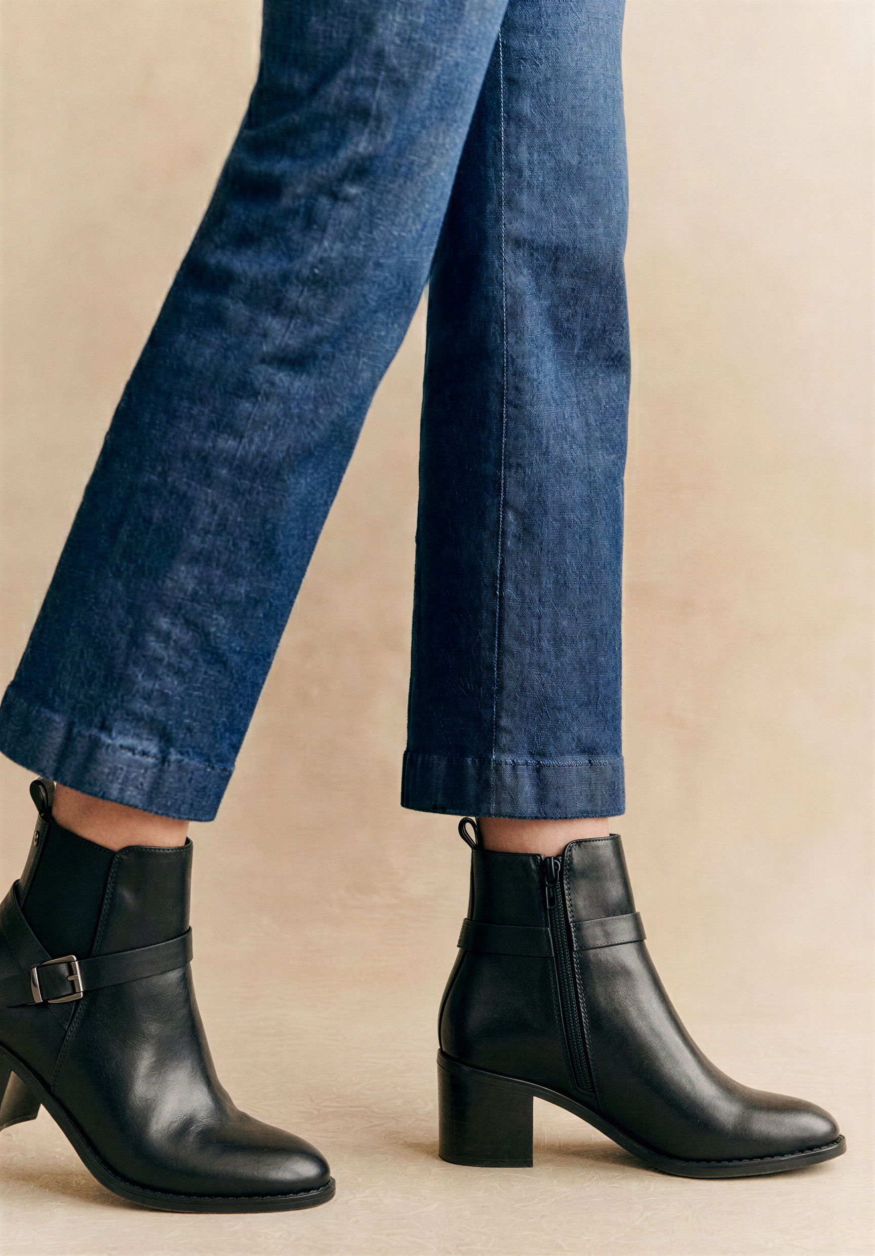 BOTIN HEBILLA MANUELA 30026 ARMONY, MUJER NEGRO