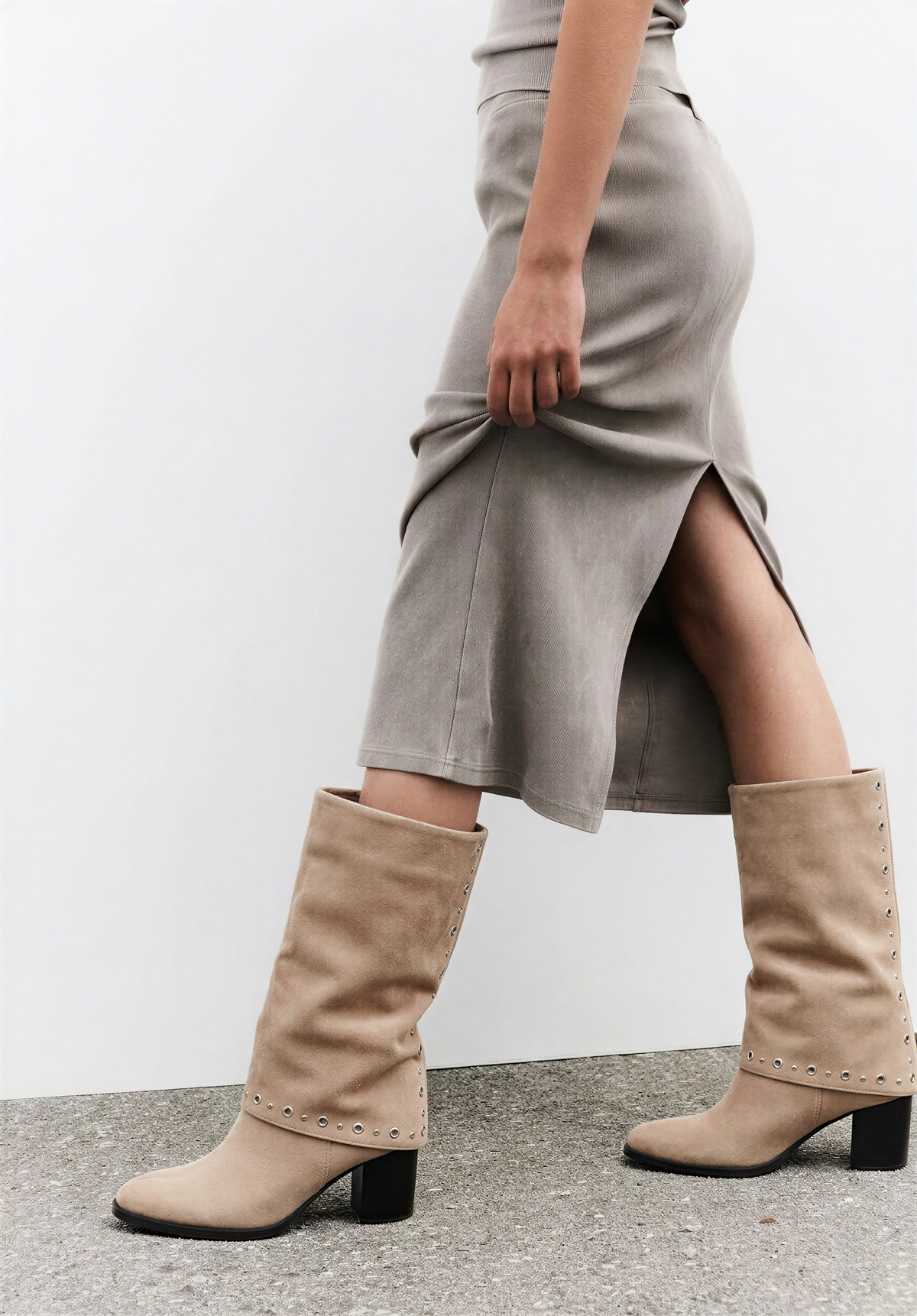 BOTIN CUBIERTO TACHAS ETERNAL 32029, ETIKA, MUJER, TAUPE